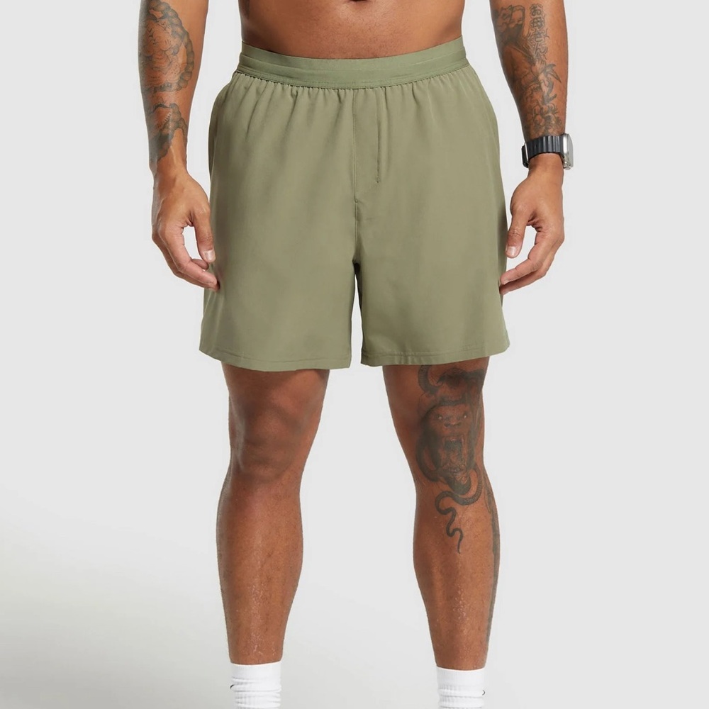 NWT Men’s Gymshark Green Land to Water 6” Shorts in Size Medium